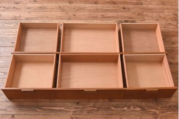 ビンテージ家具　北欧ヴィンテージ　チーク材　細身の脚がおしゃれなドレッシングチェスト(ドレッサー)