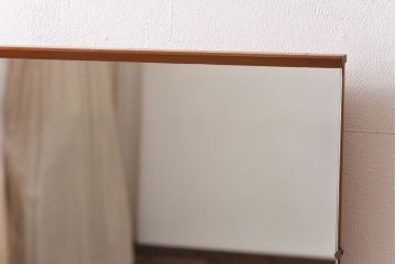 ビンテージ家具　北欧ヴィンテージ　チーク材　細身の脚がおしゃれなドレッシングチェスト(ドレッサー)