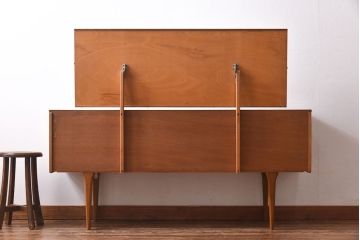 ビンテージ家具　北欧ヴィンテージ　チーク材　細身の脚がおしゃれなドレッシングチェスト(ドレッサー)