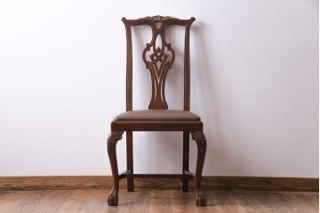 ヴィンテージ家具　イギリスビンテージ　繊細で上品な彫りが目を引くダイニングチェア(椅子)(1)