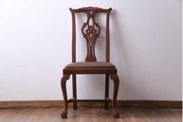 ヴィンテージ家具　イギリスビンテージ　繊細で上品な彫りが目を引くダイニングチェア(椅子)(2)