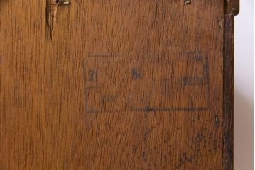 ヴィンテージ家具　北欧ビンテージ　チーク材　細身の脚がおしゃれなサイドチェスト(引き出し)