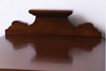 アンティーク家具　イギリスアンティーク　オーク材　杢目と意匠が美しいサイドキャビネット(収納棚)