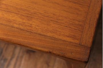 ヴィンテージ家具　イギリスビンテージ　チーク材　ナチュラルな木味が魅力のセンターテーブル(コーヒーテーブル)