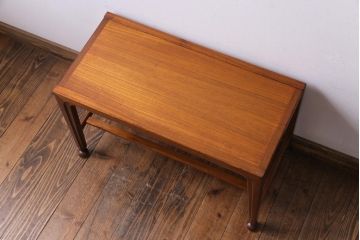 ヴィンテージ家具　イギリスビンテージ　チーク材　ナチュラルな木味が魅力のセンターテーブル(コーヒーテーブル)