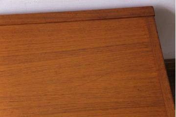 ヴィンテージ家具　イギリスビンテージ　チーク材　ナチュラルな木味が魅力のセンターテーブル(コーヒーテーブル)