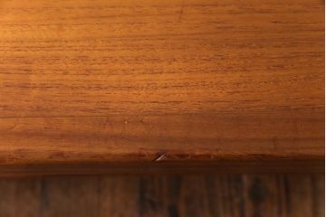 ヴィンテージ家具　イギリスビンテージ　チーク材　ナチュラルな木味が魅力のセンターテーブル(コーヒーテーブル)