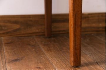 北欧家具　ビンテージ　チーク材　スタイリッシュで実用的なソーイングテーブル(デスク、在宅ワーク、在宅用サイドテーブル)