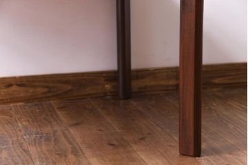 レトロ家具　デンマークビンテージ　レトロな柄のタイルトップセンターテーブル(コーヒーテーブル、ローテーブル)