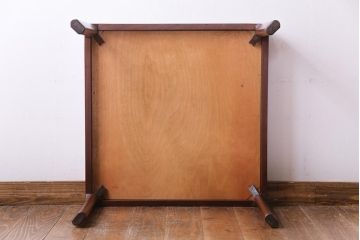 レトロ家具　デンマークビンテージ　レトロな柄のタイルトップセンターテーブル(コーヒーテーブル、ローテーブル)