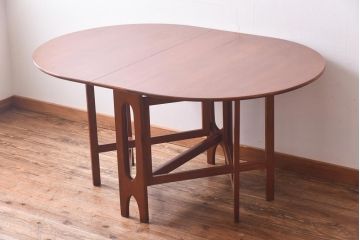 ビンテージ家具　北欧ヴィンテージ　チーク材　脚のデザインが珍しいゲートレッグテーブル(エクステンションテーブル、ダイニングテーブル)