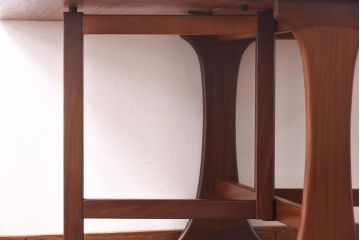 ビンテージ家具　北欧ヴィンテージ　チーク材　木目の美しさが活きるシンプルなデザインのゲートレッグテーブル(バタフライテーブル、エクステンションテーブル)