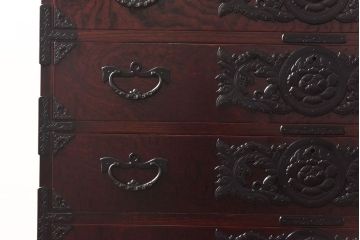 リメイク　中古美品・岩谷堂箪笥　牡丹紋様金具が豪華な箪笥サイドボード(サイドチェスト、衣装箪笥)