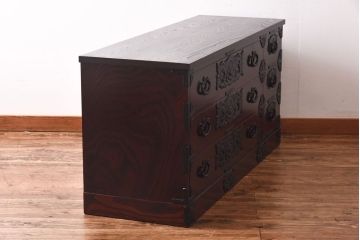 リメイク　中古美品・岩谷堂箪笥　牡丹紋様金具が豪華な箪笥サイドボード(サイドチェスト、衣装箪笥)(1)