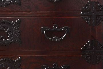 リメイク　中古美品・岩谷堂箪笥　牡丹紋様金具が豪華な箪笥サイドボード(サイドチェスト、衣装箪笥)(1)