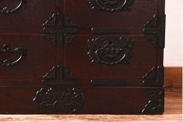 リメイク　中古美品・岩谷堂箪笥　牡丹紋様金具が豪華な箪笥サイドボード(サイドチェスト、衣装箪笥)(1)