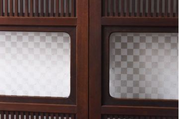 和製アンティーク　上手物　板ガラス裏障子留め　市松模様のガラス入り格子戸4枚セット(ガラス帯戸、引き戸、建具)
