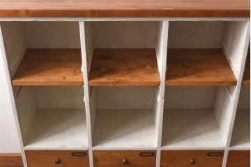 ペイント家具　リメイク品　レトロな雰囲気が可愛らしいロッカー・7列(収納棚、オープンラック、引き出し)