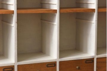 ペイント家具　リメイク品　レトロな雰囲気が可愛らしいロッカー・7列(収納棚、オープンラック、引き出し)