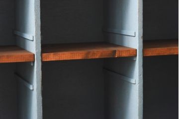 ペイント家具　リメイク品　シックな雰囲気漂う収納棚(ロッカー、オープンラック、引き出し)