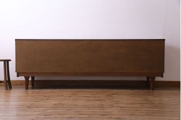 北欧家具　Bath Cabinet Makers LTD. 濃い色味が大人の空間を演出するサイドボード(ローボード、キャビネット、収納棚)