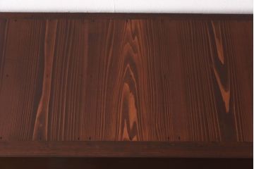 アンティーク家具　和製アンティーク　7尺　脚付き　どっしりとした佇まいが存在感を放つ水屋サイドボード(飾り棚、リビングボード)