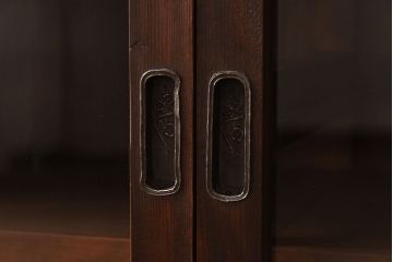 アンティーク家具　和製アンティーク　7尺　脚付き　どっしりとした佇まいが存在感を放つ水屋サイドボード(飾り棚、リビングボード)