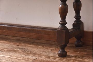 ヴィンテージ家具　イギリスビンテージ　オーク材　挽き物の脚のデザインが上品なベンチ(長椅子、飾り台)(1)