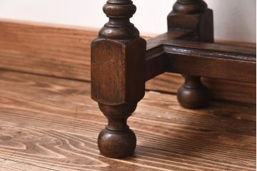 ヴィンテージ家具　イギリスビンテージ　オーク材　挽き物の脚のデザインが上品なベンチ(長椅子、飾り台)(1)