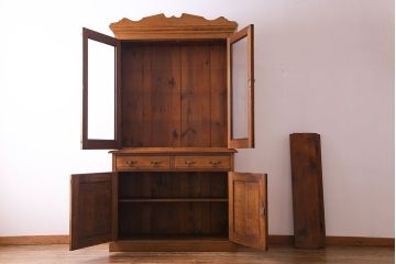 アンティーク家具 イギリスアンティーク 明るい色のオーク材が魅力のエレガントなキャビネット(食器棚、カップボード、飾り棚)