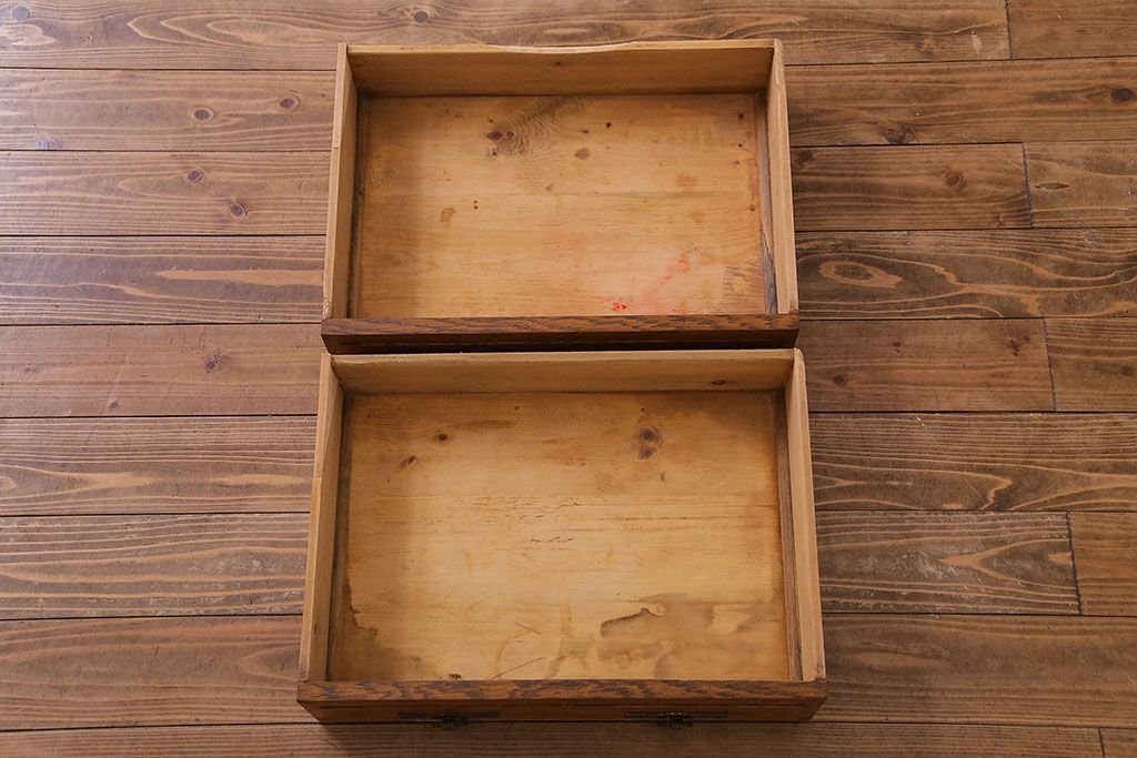 アンティーク家具 イギリスアンティーク 明るい色のオーク材が魅力のエレガントなキャビネット(食器棚、カップボード、飾り棚)