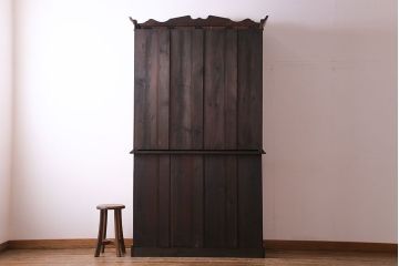 アンティーク家具 イギリスアンティーク 明るい色のオーク材が魅力のエレガントなキャビネット(食器棚、カップボード、飾り棚)