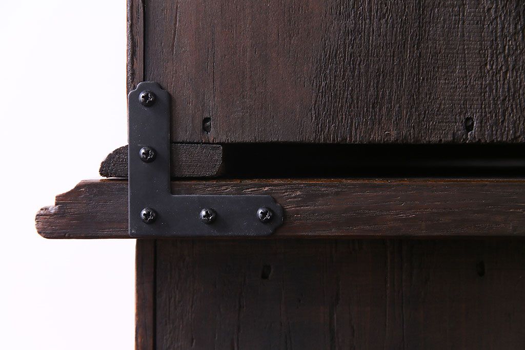 アンティーク家具 イギリスアンティーク 明るい色のオーク材が魅力のエレガントなキャビネット(食器棚、カップボード、飾り棚)