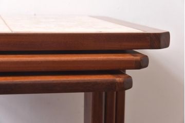 アンティーク雑貨　北欧ビンテージ　G-PLAN(ジープラン)　チーク材　タイル天板が可愛らしいネストテーブル(サイドテーブル)