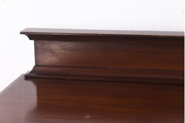 アンティーク家具　イギリスアンティーク　マホガニー材　気品漂う小振りなキャビネット(レコードケース、ミュージックキャビネット)