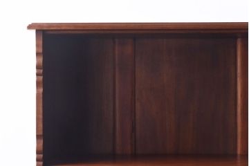 アンティーク家具　イギリスアンティーク　ウォールナット材　控えめな意匠が魅力の薄型本棚(飾り棚)