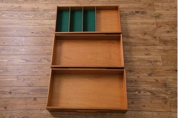 ビンテージ家具　北欧ヴィンテージ　チーク材　リキュールキャビネット付きのサイドボード(ダイニングボード、リビングボード、収納棚)