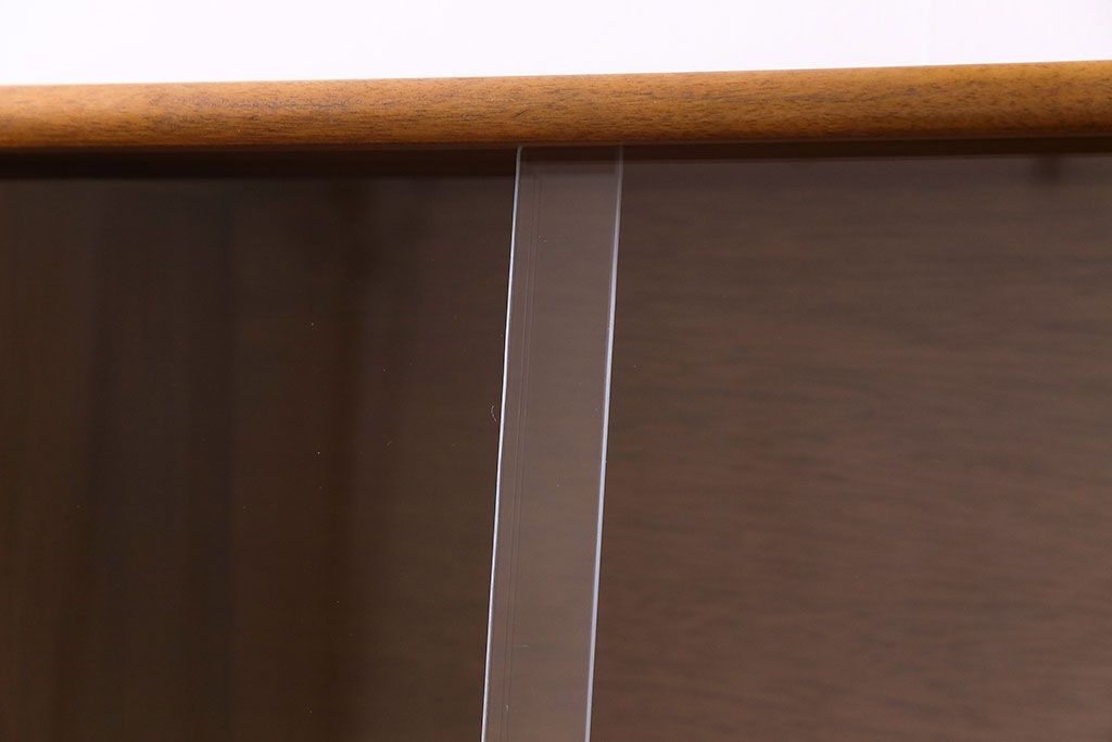 ビンテージ家具　北欧ヴィンテージ　チーク材　リキュールキャビネット付きのサイドボード(ダイニングボード、リビングボード、収納棚)