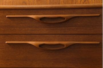 ビンテージ家具　北欧ヴィンテージ　チーク材　リキュールキャビネット付きのサイドボード(ダイニングボード、リビングボード、収納棚)