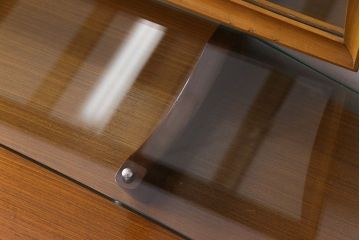 アンティーク雑貨　北欧ビンテージ　チーク材　上品な佇まいが素敵なガラス天板付きドレッサー(ドレッシングチェスト、鏡台)