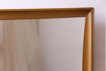 アンティーク雑貨　北欧ビンテージ　チーク材　上品な佇まいが素敵なガラス天板付きドレッサー(ドレッシングチェスト、鏡台)