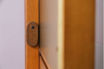 アンティーク雑貨　北欧ビンテージ　チーク材　上品な佇まいが素敵なガラス天板付きドレッサー(ドレッシングチェスト、鏡台)