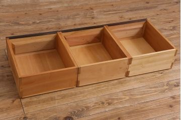 中古美品　松本民芸家具　デザインが印象的なD型サイドボード(収納棚)(定価43万円)