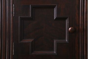 中古美品　松本民芸家具　デザインが印象的なD型サイドボード(収納棚)(定価43万円)