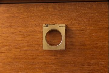 ヴィンテージ家具　北欧ビンテージ　G-PLAN(ジープラン)　Form FIVE(フォーム ファイブ)　チーク材　真鍮取っ手がお洒落なドレッサー(ドレッシングチェスト、鏡台)
