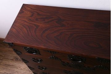 中古美品　岩谷堂箪笥　かくし付き　鳳凰紋　大振りな六尺整理箪笥(衣装箪笥、チェスト)
