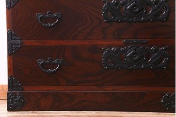中古美品　岩谷堂箪笥　かくし付き　鳳凰紋　大振りな六尺整理箪笥(衣装箪笥、チェスト)