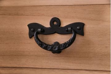中古美品　岩谷堂箪笥　かくし付き　鳳凰紋　大振りな六尺整理箪笥(衣装箪笥、チェスト)