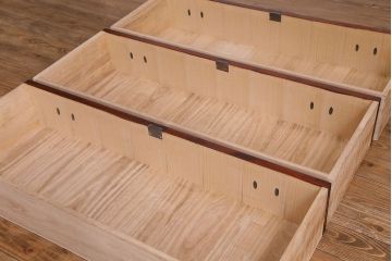 中古美品　岩谷堂箪笥　かくし付き　鳳凰紋　大振りな六尺整理箪笥(衣装箪笥、チェスト)