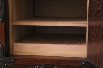 中古美品　岩谷堂箪笥　かくし付き　鳳凰紋　大振りな六尺整理箪笥(衣装箪笥、チェスト)